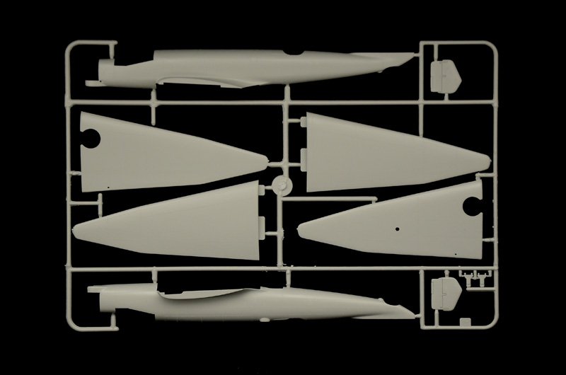 Italeri 1391 JU 86 E1/E2 1/72 – image 10