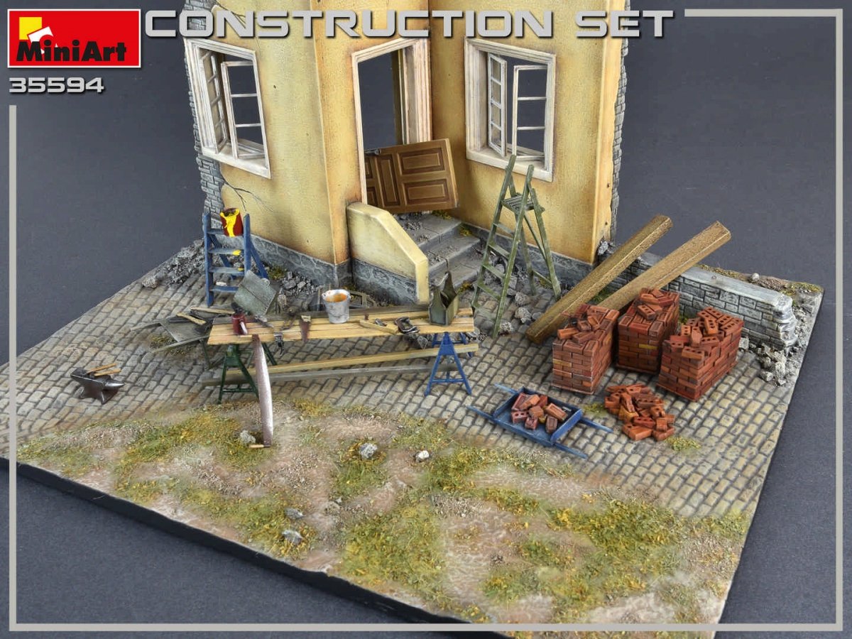 MiniArt 35594 Construction Set Kit: Ladders, Table, Buckets, Bricks, Cart, Anvil, Beams, Jack Stand &amp;amp; Tools 1/35 – immagine 4