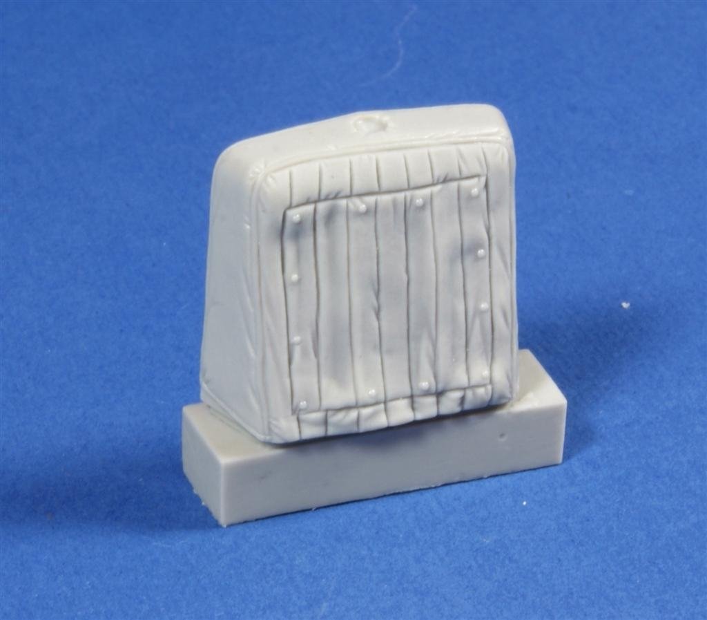 Panzer Art RE35-173 Cooler mask with canvas cover for Sd.Kfz 7 1/35 – Bild 2