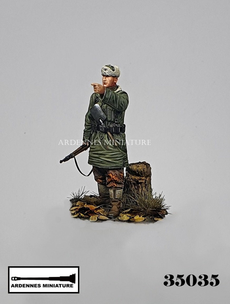 Ardennes Miniature 35035 GERMAN SOLDIER WINTER 1944-1945 1/35 – image 2