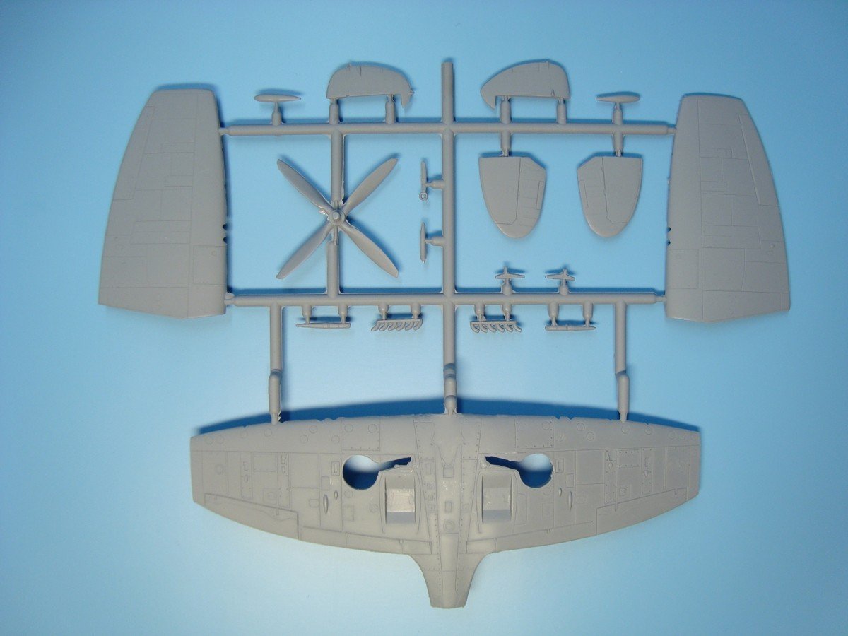 AZ Modèle AZ7378 Spitfire Mk.VIII RAF (1/72)  – image 7
