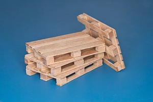 RB Model 35D30 4 x natural wood pallets self assembly kit 1/35 – Bild 2