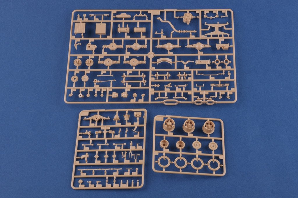 Hobby Boss 85510 Russian KrAZ-260 Cargo Truck 1/35 – immagine 5