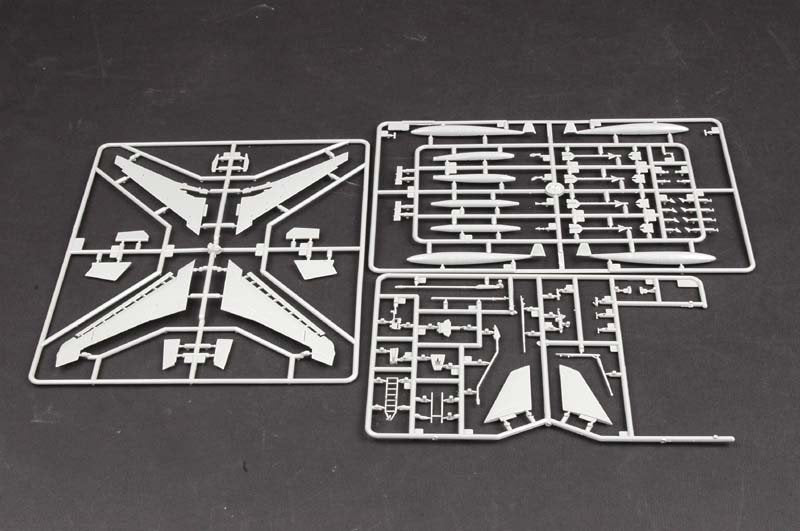 Trumpeter 01650 F-100F Super Saber (1/72) – Bild 2